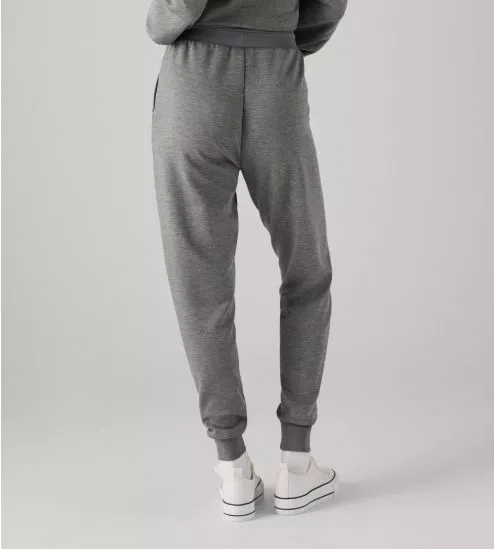 Gray tightened jogging...