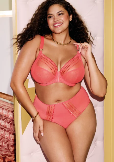 Lingerie féminine Abéllia en dentelle blanche – Soutien-gorge et culottes élégantes, collection raffinée et intemporelle.